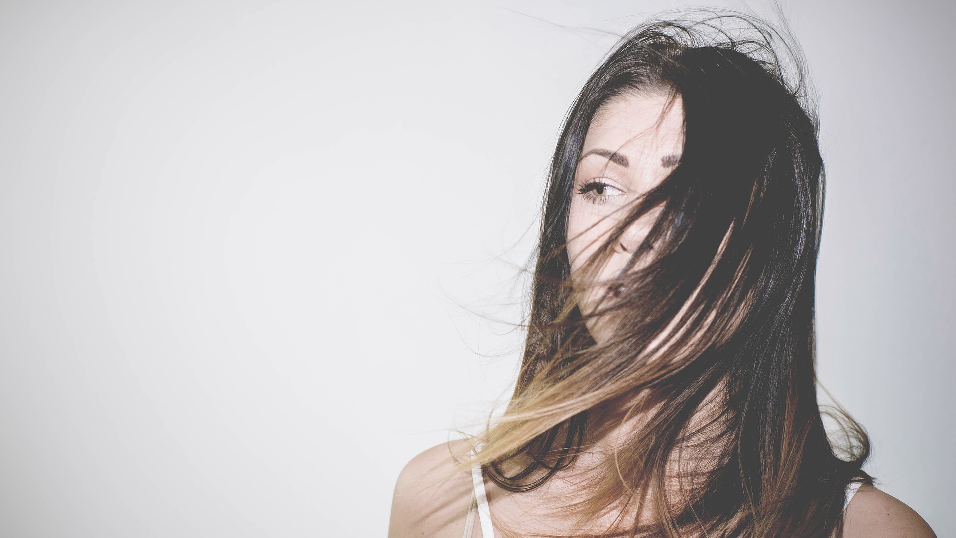 What Causes Alopecia?