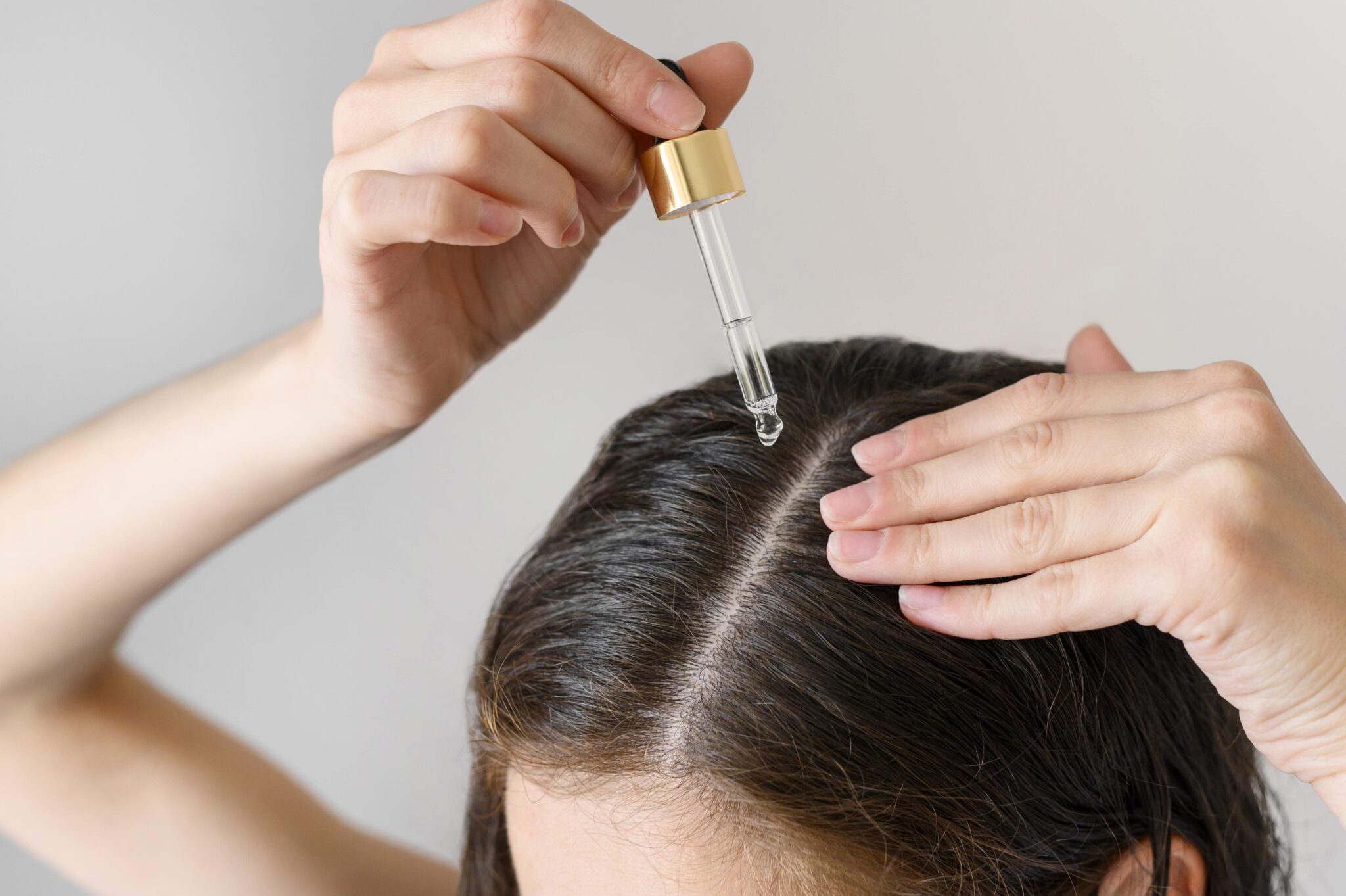 Minoxiblock F (Female) Hair Loss Treatment 60ml 2 Minoxiblock F (Female) Hair Loss Treatment 60ml - Image 2